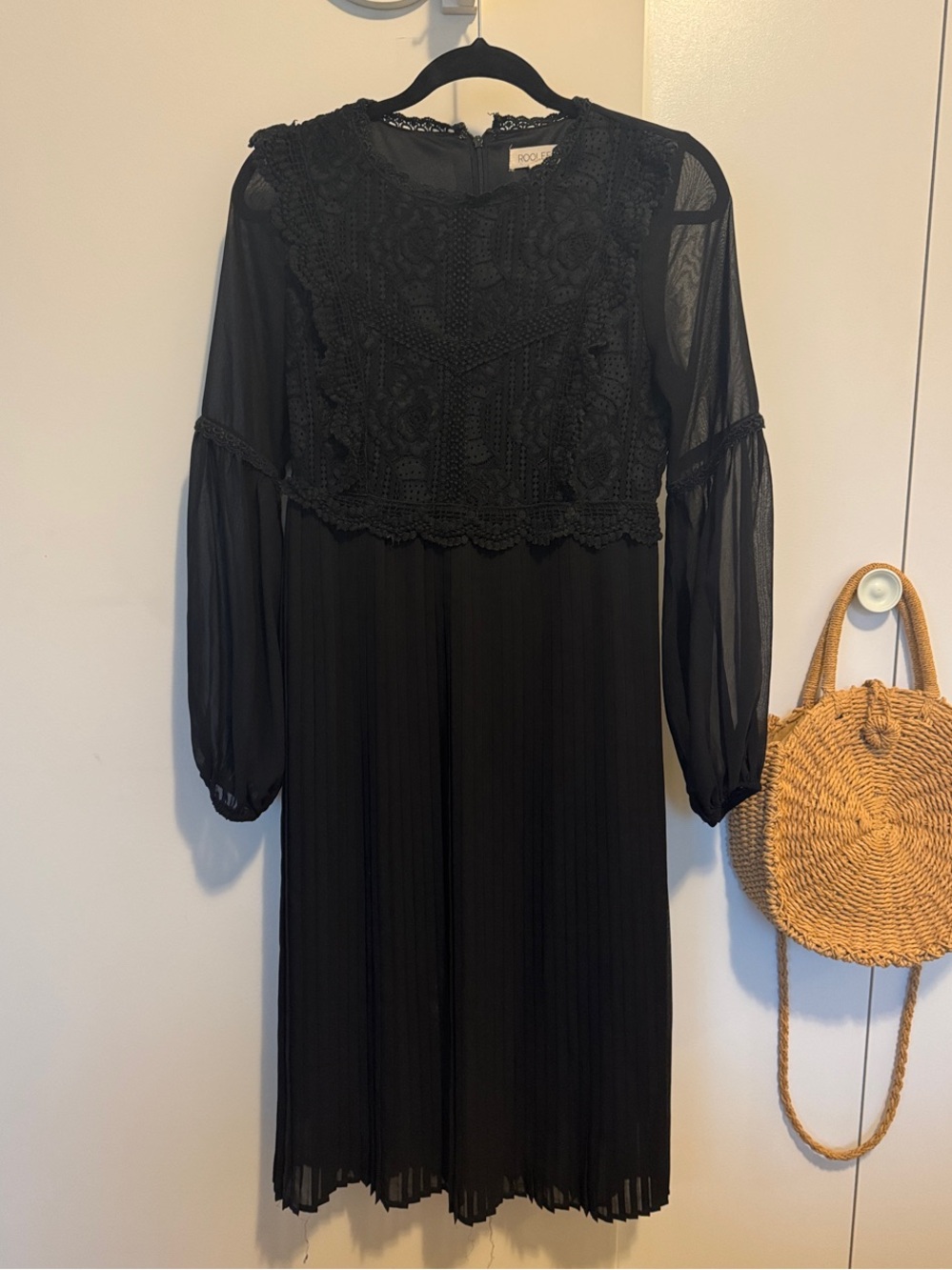 Black Lace Pleated Long-Sleeve Dress